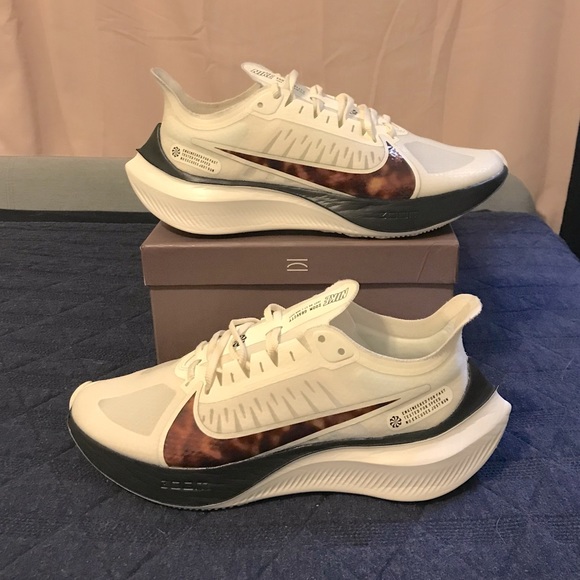 nike zoom gravity barely rose